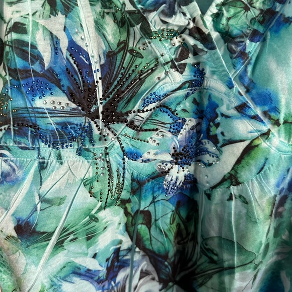 NWT Tank B.L.E.U with sparkle accent on front. XL - Picture 4 of 7